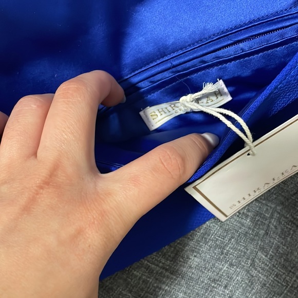 Handmade navy clutch with gold chain - Picture 3 of 5